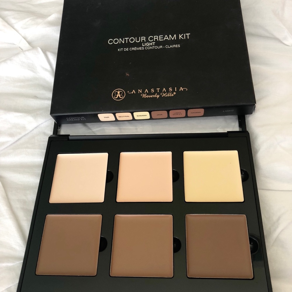 Anastasia Beverly Hills Contour Kit- Light